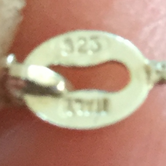 Delicate Italian Silver Necklace and Pendant - Picture 4 of 4